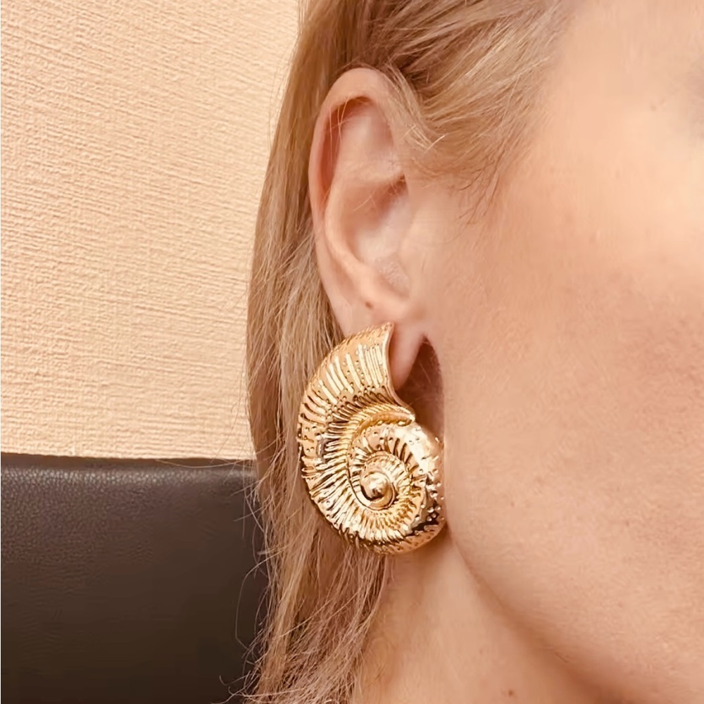Vintage Gold Conch Snail Earring Oversized